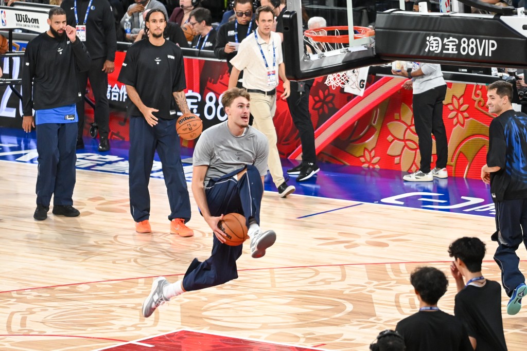 NBA中国赛独行侠vs火箭。魏国谦摄