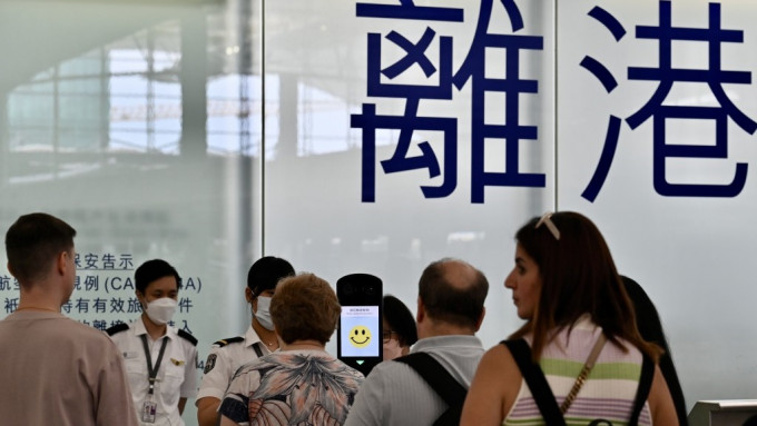 離境稅︱政府周五刊憲擴大飛機乘客離境稅豁免範圍 機管局:可提升機場競爭力