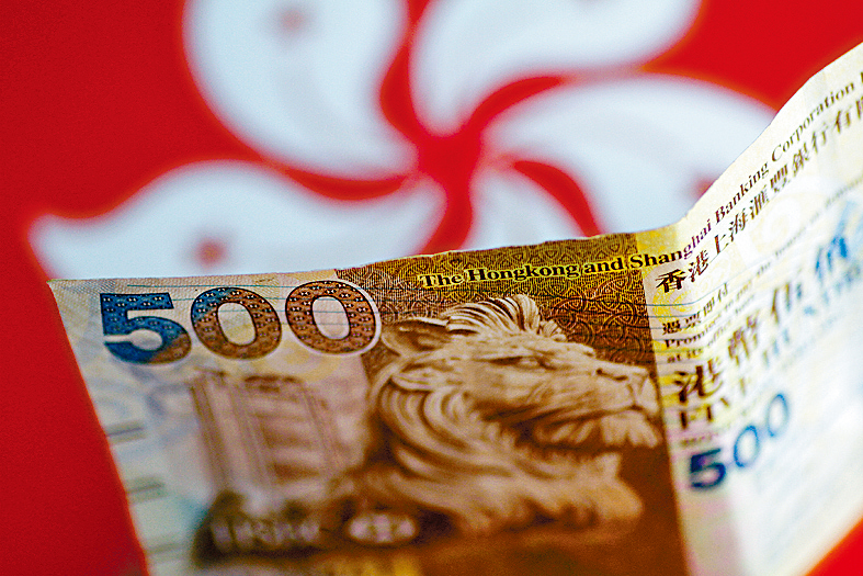 美國聯儲局上周再度減息後，今年以來已累計減息3次，連帶港元定存息率逐步向下。