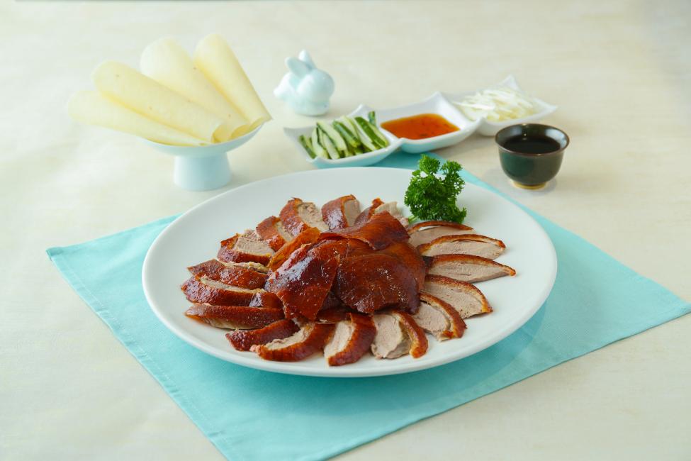5. 利東酒樓特價套餐 $268歎片皮鴨+炒鴨絲+紅棗糕 5. 利東酒樓特價套餐 $268歎片皮鴨+炒鴨絲+紅棗糕