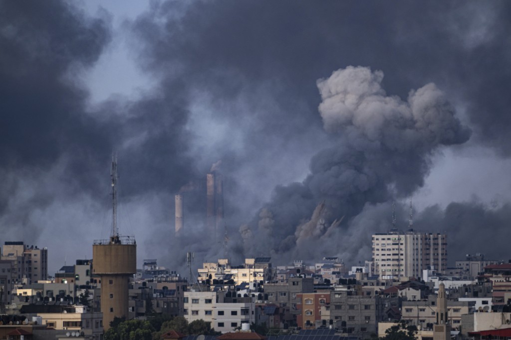 以色列矢言要粉碎并摧毁哈马斯，持续空袭加沙。美联社