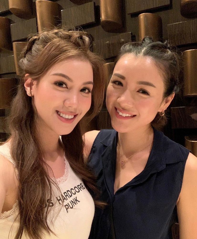 陳茵媺(右)讚師妹宋宛穎甜美可愛。