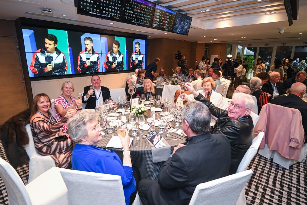 馬會一直致力推動相關發展,透過翻新馬場設施及開放更多場地予旅客使用,全面提升接待能力。 馬會一直致力推動相關發展,透過翻新馬場設施及開放更多場地予旅客使用,全面提升接待能力。