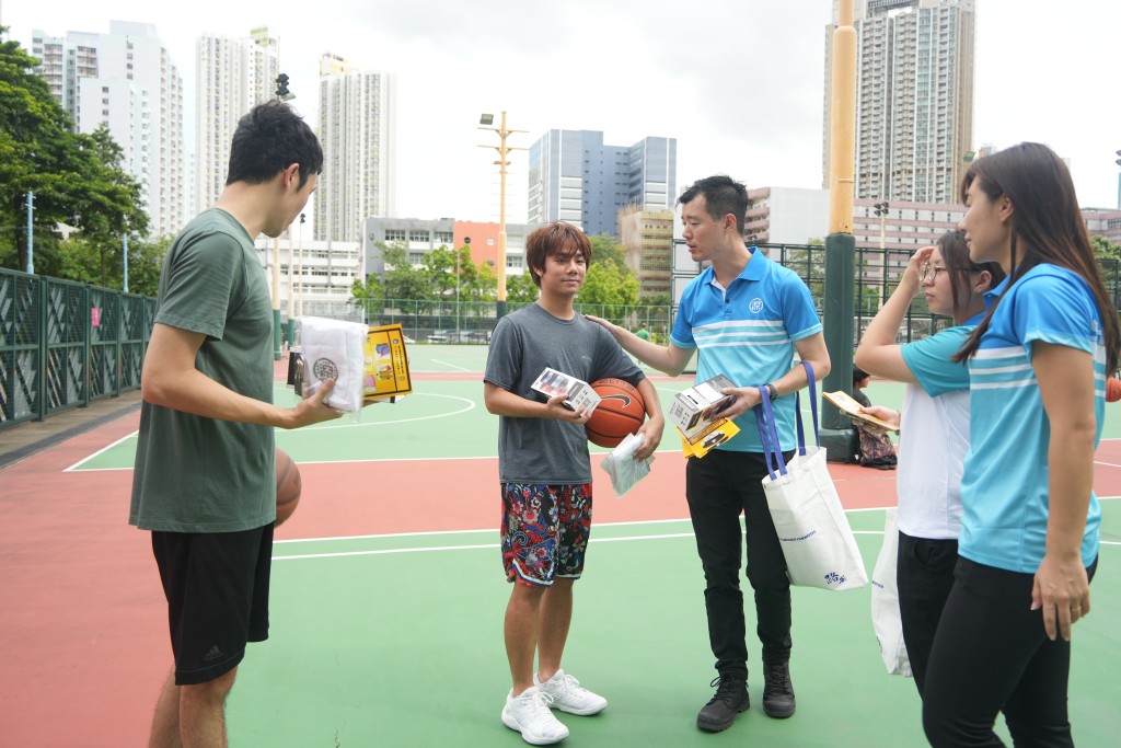 期間與市民互動。吳艷玲攝