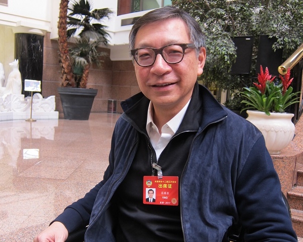 呂耀東認為政府及發展商均有閒置土地，提醒不要將與政府之間關係，打造成官商勾結。