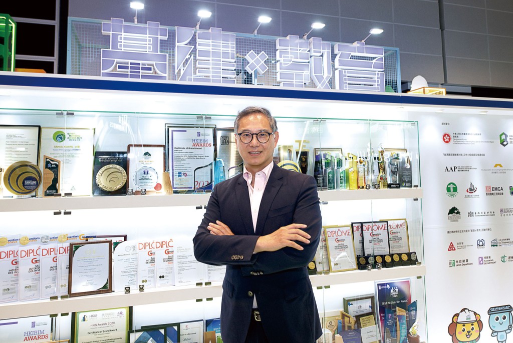 發展局常任秘書長（工務）劉俊傑工程師。