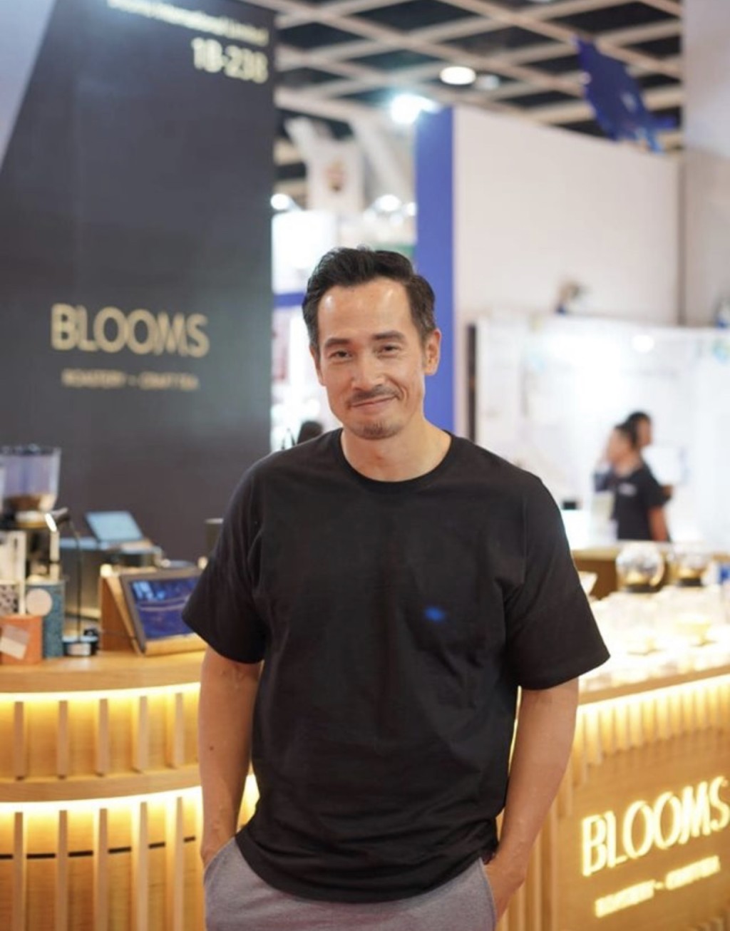 陈豪创立自家咖啡品牌Blooms Coffee兼开铺。