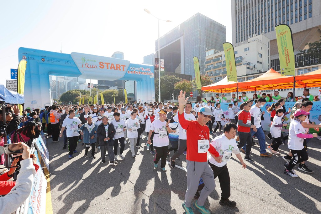 今年近4,700名智障跑手及伴跑員參加東華三院「奔向共融」 — 香港賽馬會特殊馬拉松。圖片：馬會