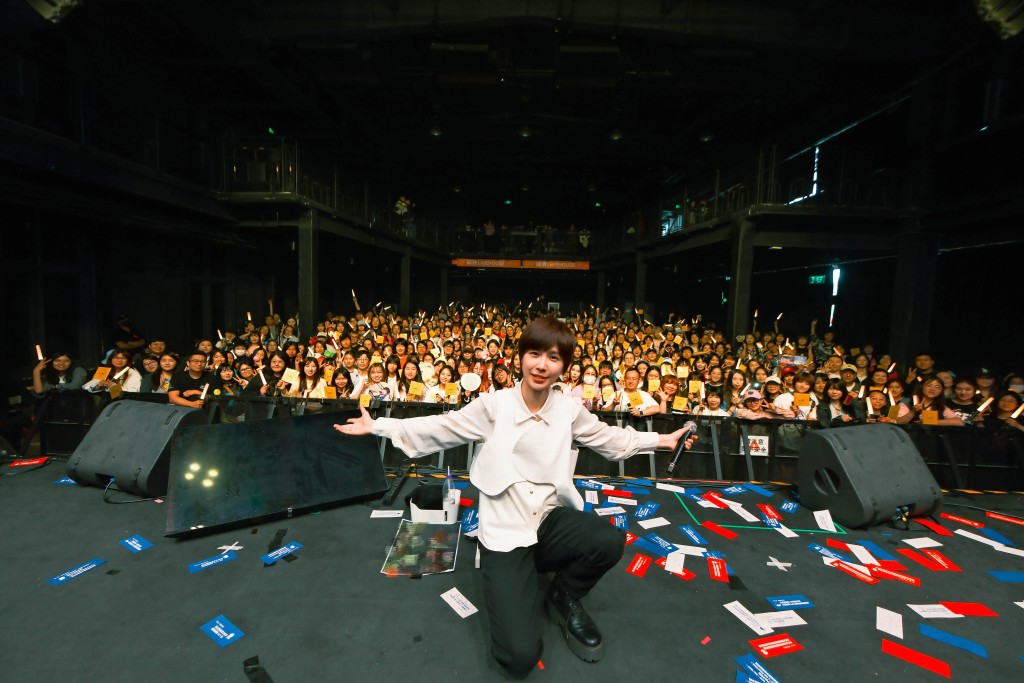 小魏獲FANS力撐。