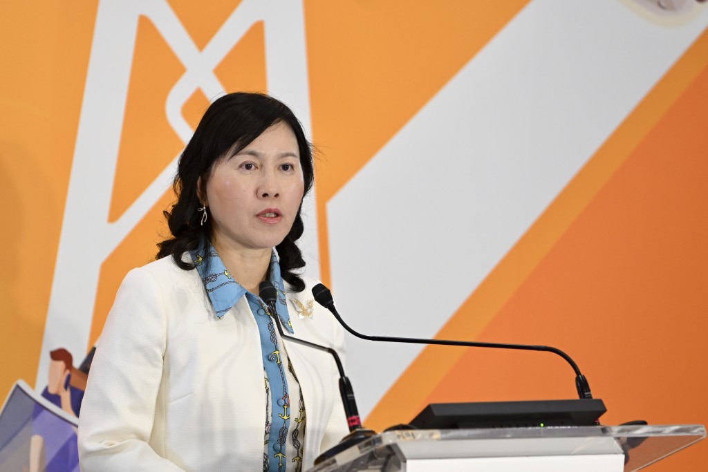 陳美寶呼籲透過香港「世一」公共交通,探索香港魅力。 陳美寶呼籲透過香港「世一」公共交通,探索香港魅力。