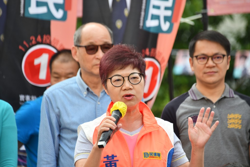 陳克勤透露,在接觸的近千戶受影響居民中,不少是主動聯絡黃碧嬌(圖)。 陳克勤透露,在接觸的近千戶受影響居民中,不少是主動聯絡黃碧嬌(圖)。