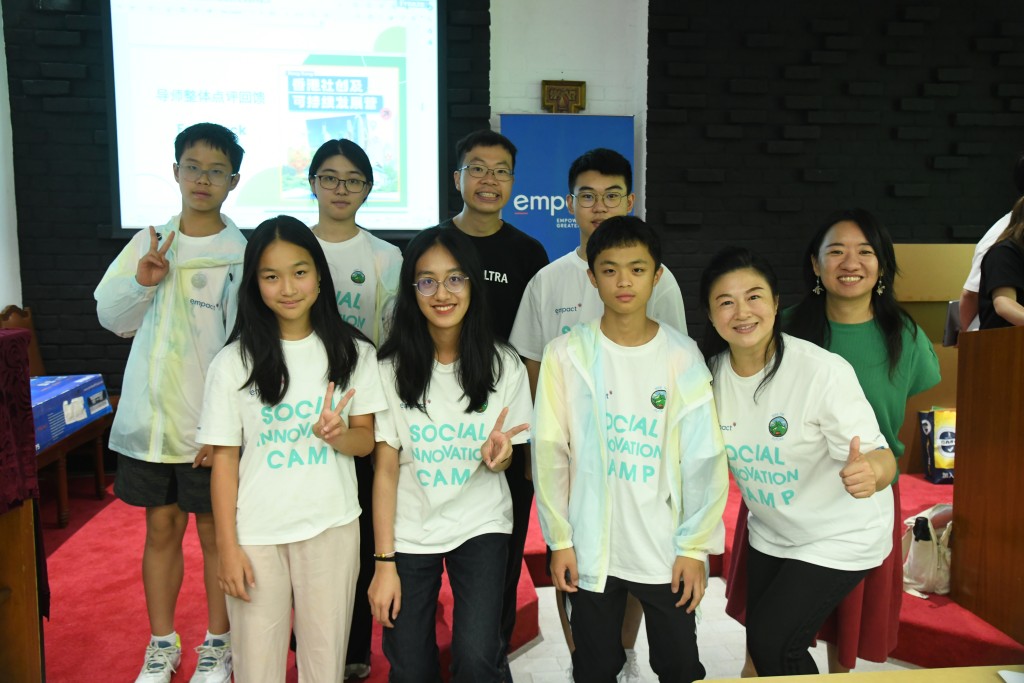有學生表示，「香港社創及發展營」活動讓他們認識到香港在繁華以外的另一面。何健勇攝