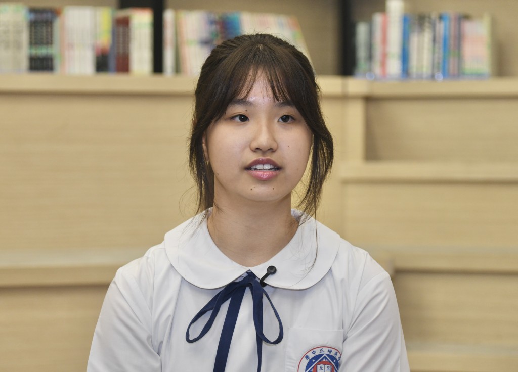 何君健攝