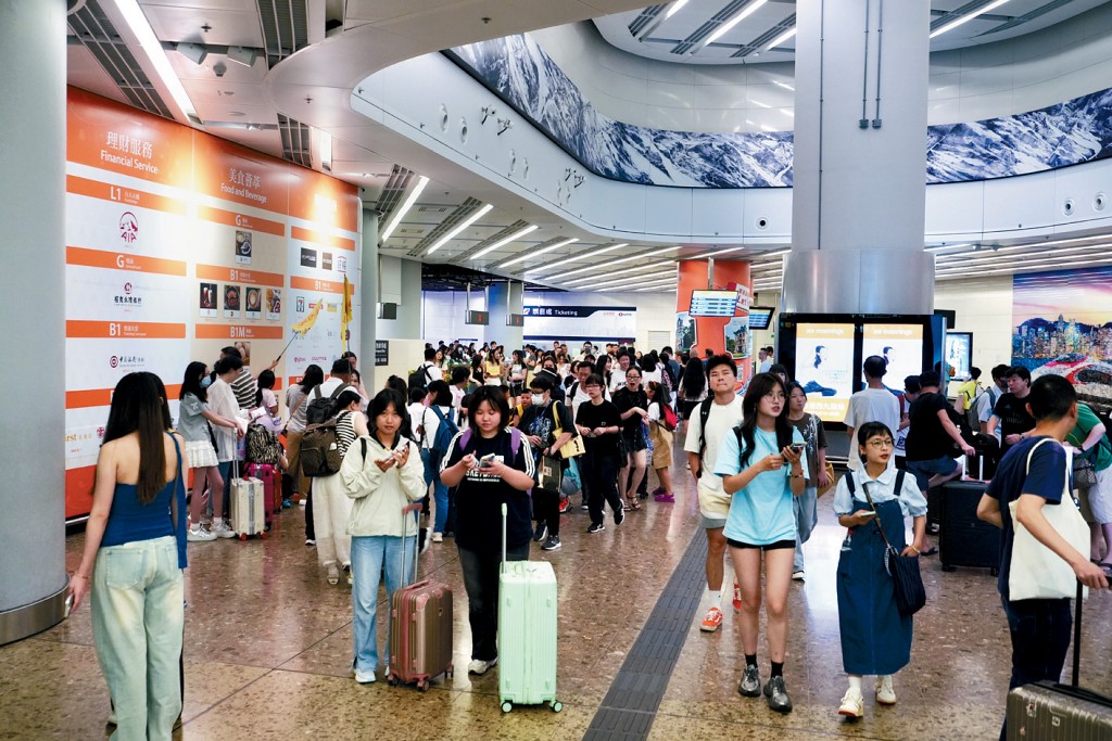 李慧琼提倡逐步恢復大灣區城市「一周多行」政策,吸引更多內地客來港。