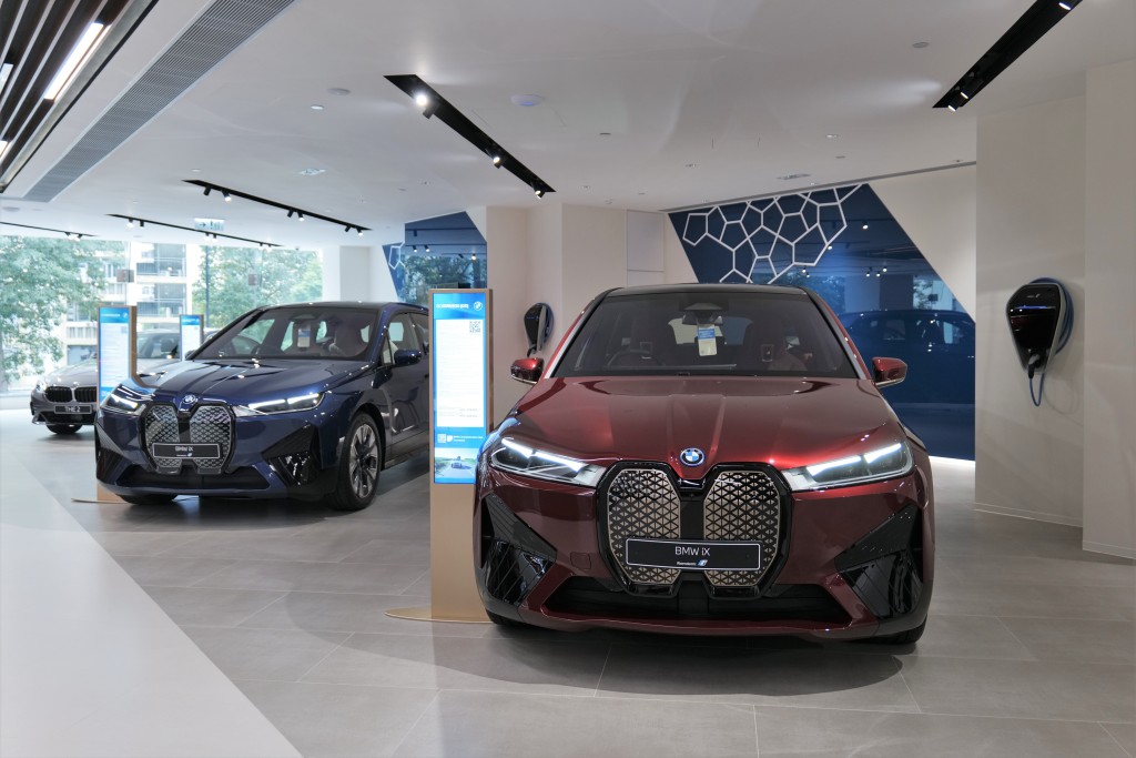 ●寶馬將於5月在港島合和中心開設巨型電動車專賣店。 ●寶馬將於5月在港島合和中心開設巨型電動車專賣店。