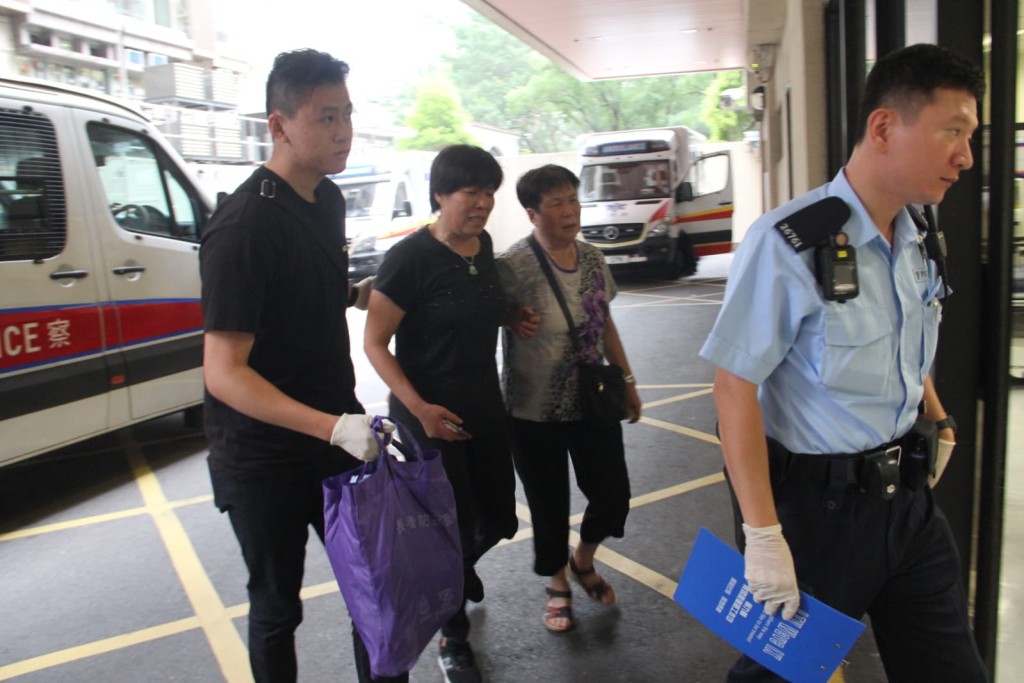 死者家屬到仁濟醫院協助調查。