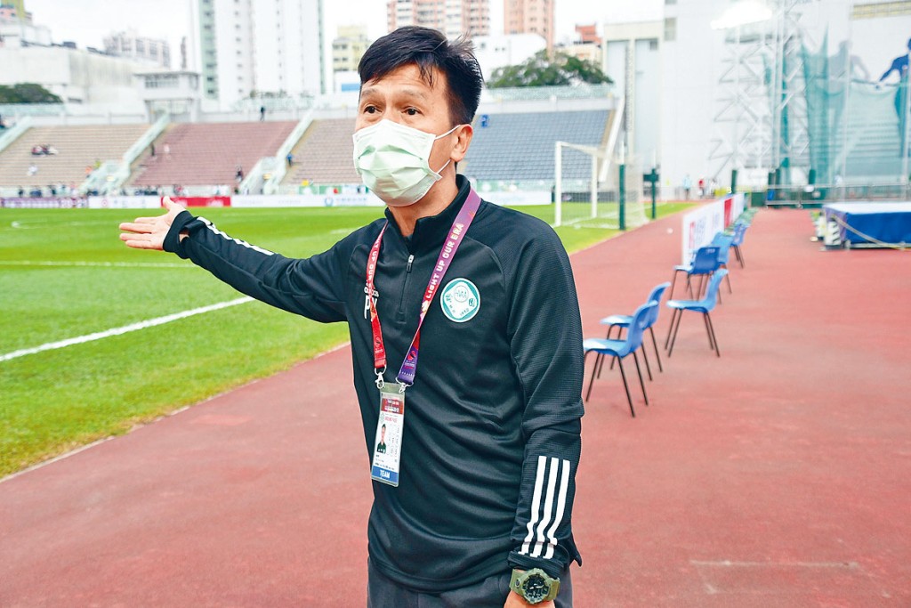 愉園教練鮑家耀　　