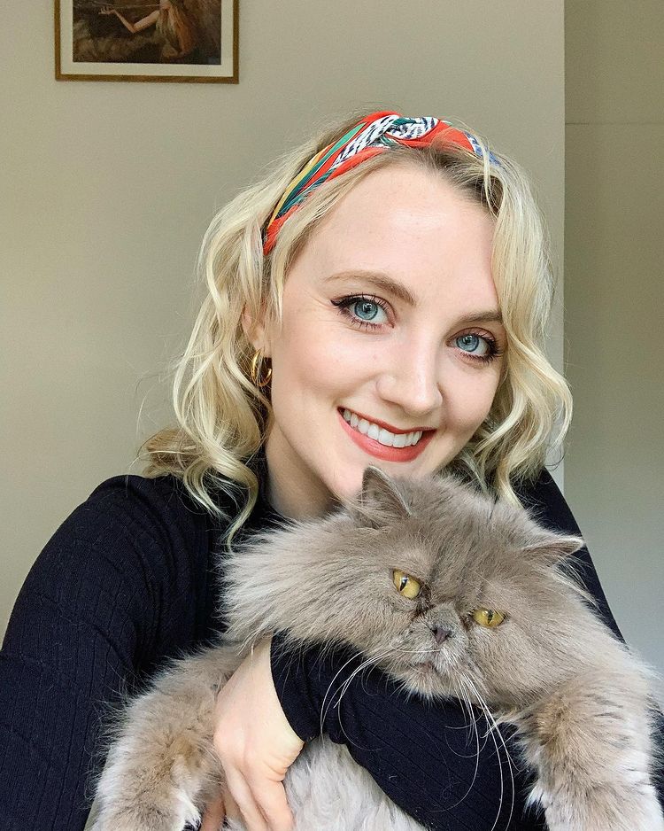 Evanna Lynch已經35歲。 Evanna Lynch已經35歲。