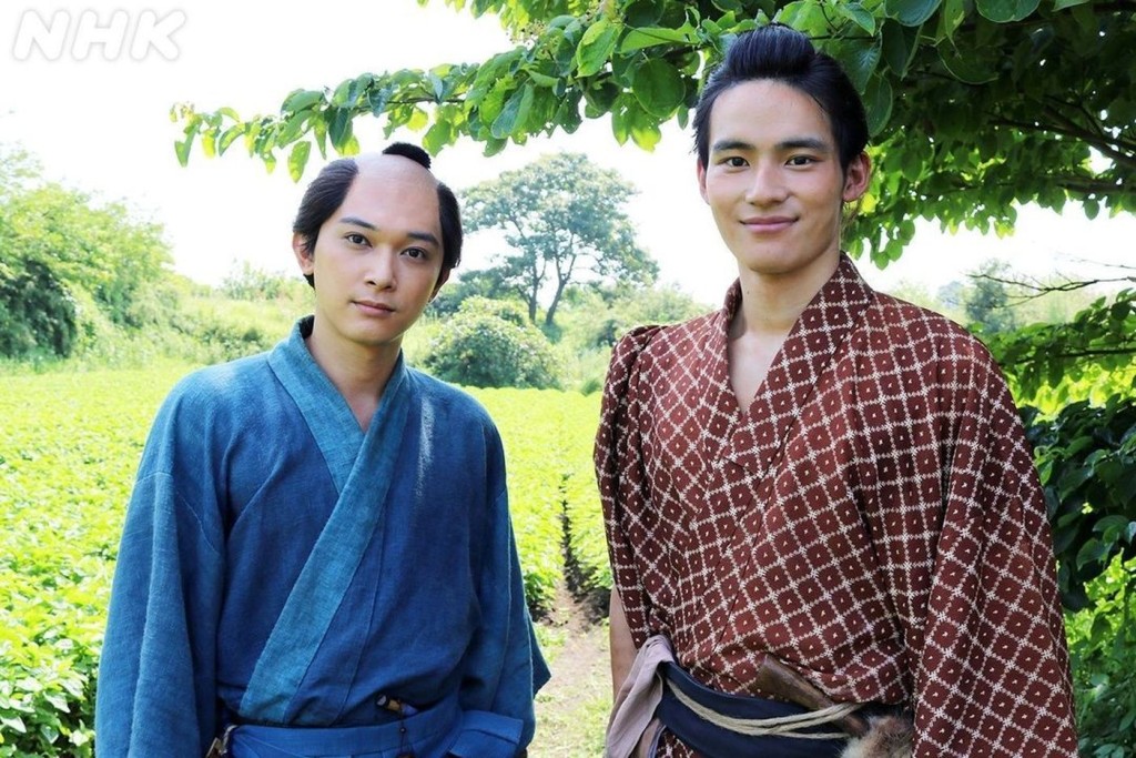 岡田現時正與吉澤亮合演大河劇場《衝上青天》。