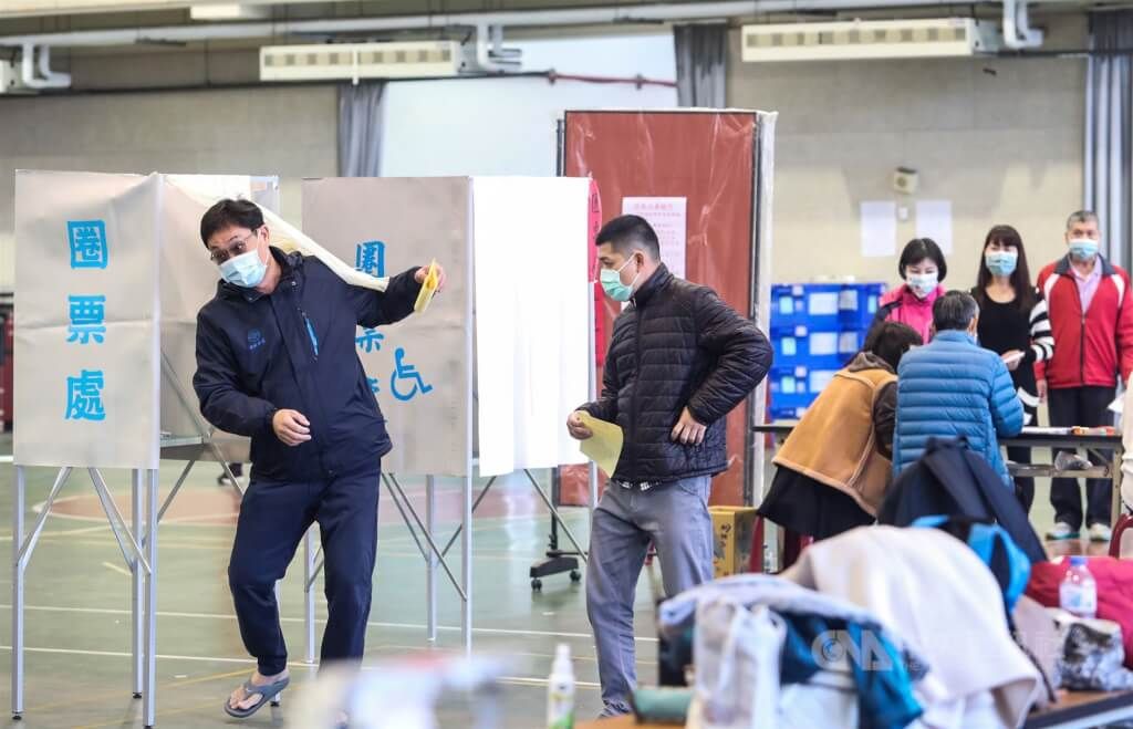 台灣九合一地方選舉明日登場，但選戰熱烈程度難與4年前相比。中央社資料圖片
