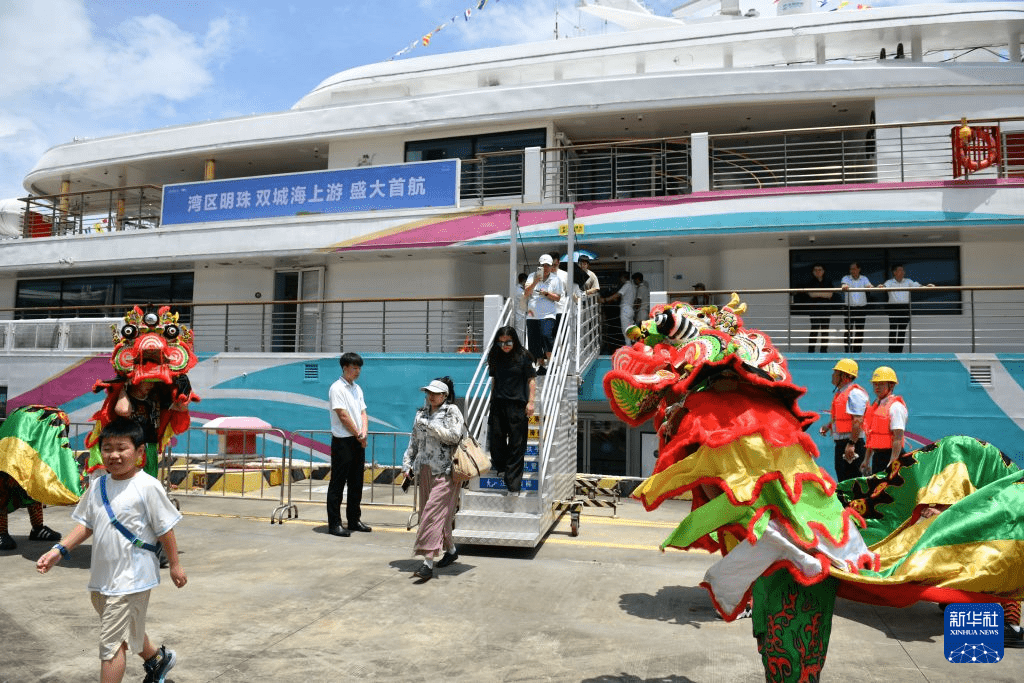 「灣區明珠雙城海上遊」新航線22日正式首航。新華社 「灣區明珠雙城海上遊」新航線22日正式首航。新華社