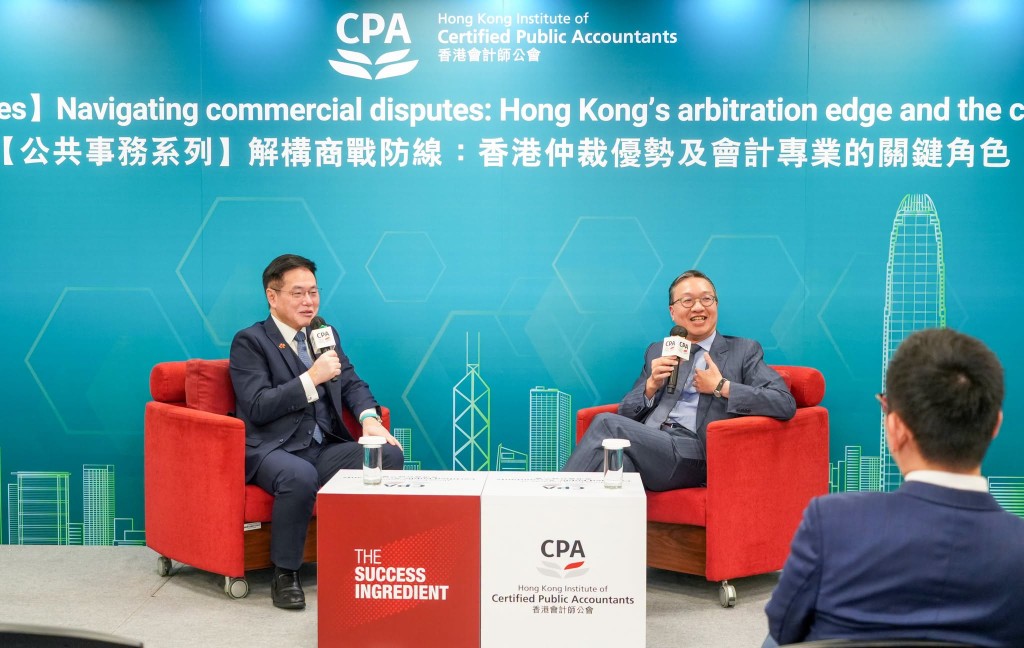 林定國指,法律與會計兩個專業範疇在實踐中一直緊密相連、密不可分。林定國FB圖片 林定國指,法律與會計兩個專業範疇在實踐中一直緊密相連、密不可分。林定國FB圖片
