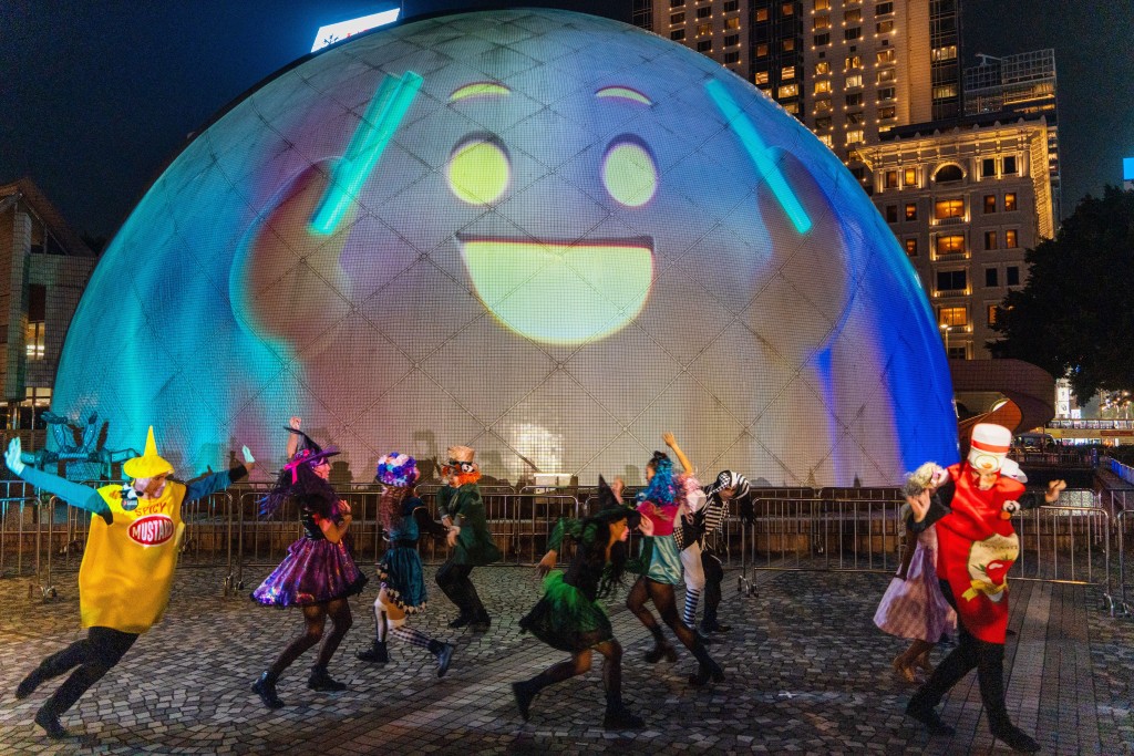 太空館外殻「菠蘿包」則暫是最受歡迎的廣告位置。資料圖片 太空館外殻「菠蘿包」則暫是最受歡迎的廣告位置。資料圖片