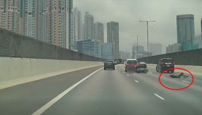 铁骑士飞弹约10米外。fb 车cam L（香港群组）  