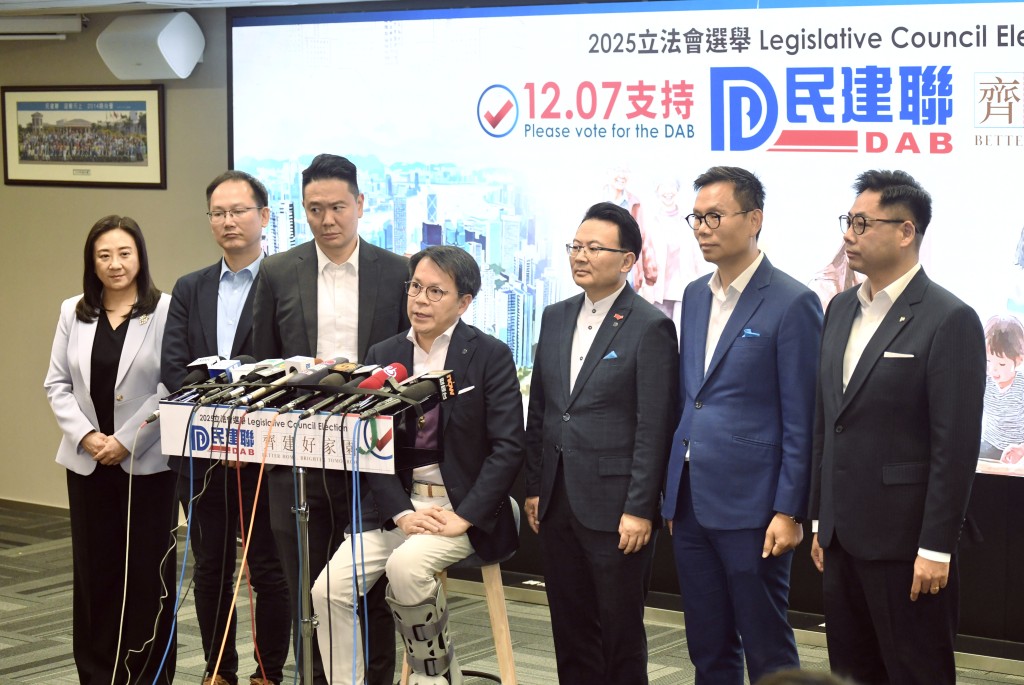 民建聯表示,5位現任議員則不競逐連任。何君健攝 民建聯表示,5位現任議員則不競逐連任。何君健攝