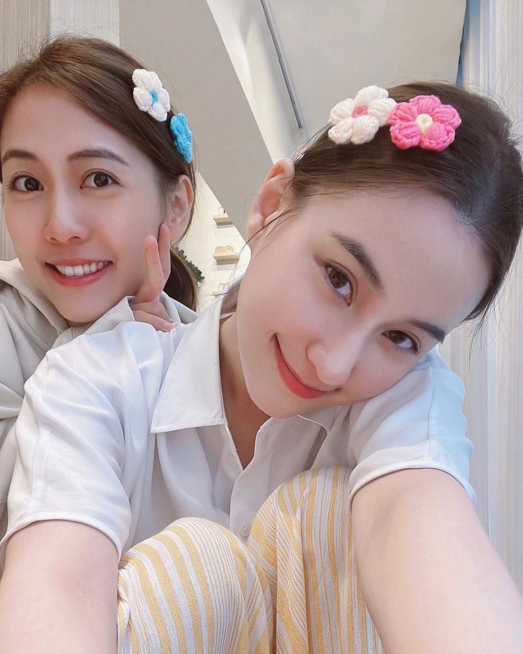 何超蓮（右）上月與閨蜜一起去泰國曼谷旅行。