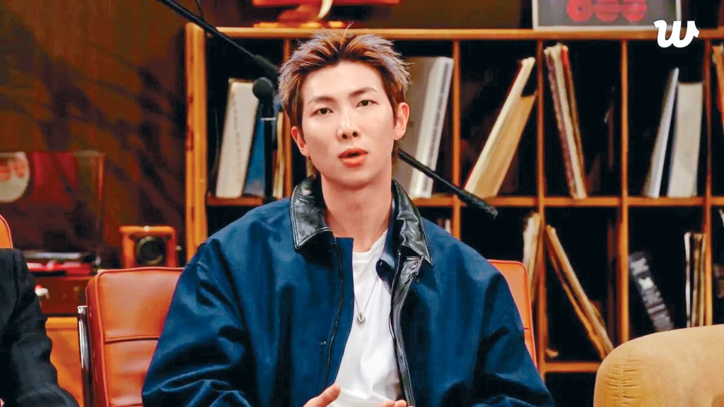 公司指RM今日的演出上，因腳傷只能有限度活動。