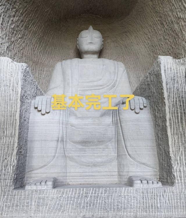 四川男子花2個月雕刻「鹹蛋超人石窟」。微博@長春西門大官人 四川男子花2個月雕刻「鹹蛋超人石窟」。微博@長春西門大官人