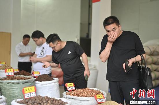 內地胡椒價格由每公斤約20元急升至70元人民幣。中新社