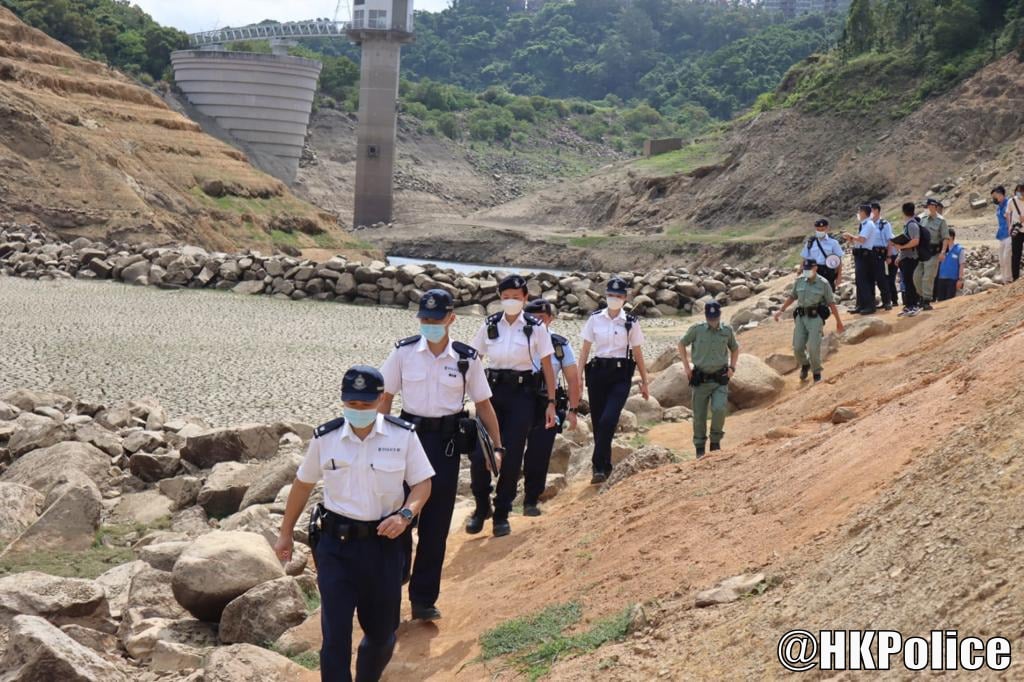 警方与水务署一连八日于下城门水塘进行跨部门联合执法行动。警方图片