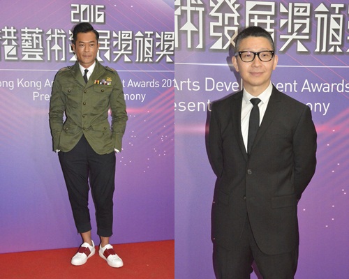 古仔專誠到賀游乃海得獎。