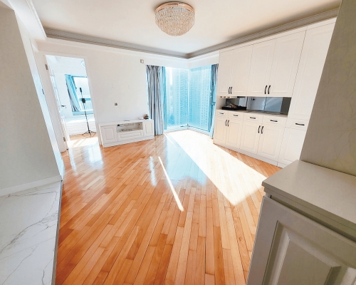 這是海逸豪園6座高層G室，實用面積543方呎，現叫租2.7萬，並以1230萬放賣。