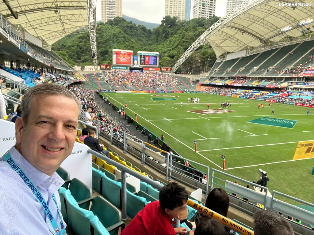 梅儒瑞指今日第一次在香港睇七人欖球比賽。FB圖片