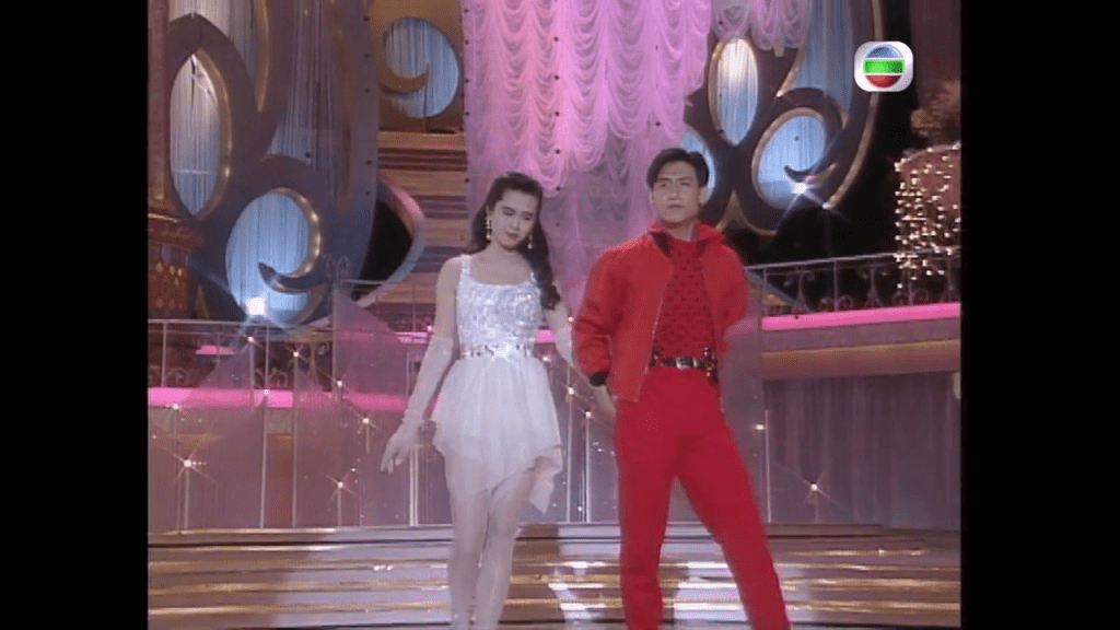 1991年港姐决赛则有张学友、刘德华与王祖贤表演歌舞。
