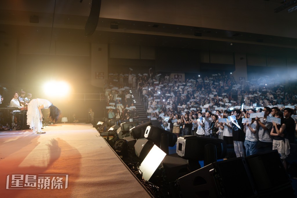  8月初，她在麥花臣舉行一連兩場「Finding Cloud 雲浩影演唱會 2025」。