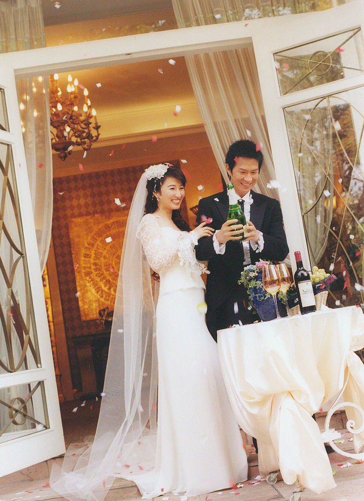 張家輝與關詠荷在2003年才正式註冊結婚。