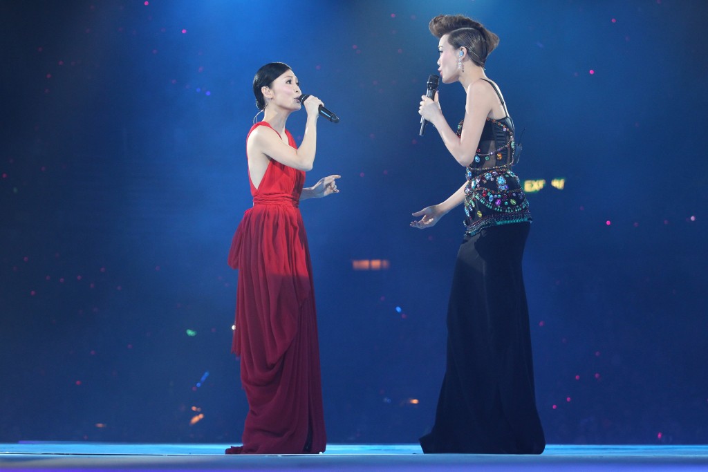 2012年，彭羚為好友黃偉文的《Concert YY 黃偉文作品展》復出擔任嘉賓，分別與容祖兒、黃耀明合唱。
