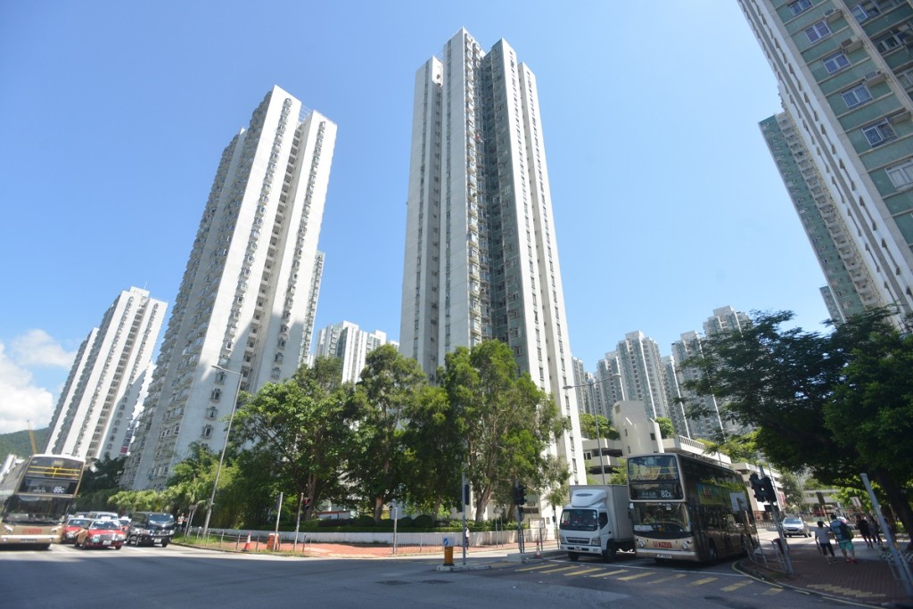 香港樓價高企應否靠父母資助置業成為爭議。資料圖片