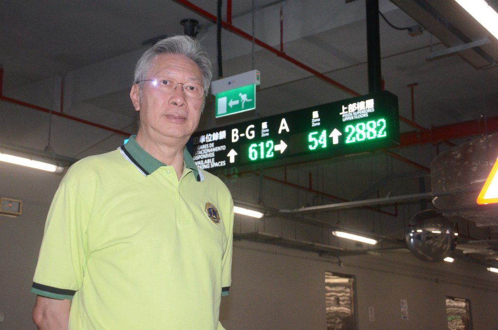 香港中小型企業聯合會永遠榮譽主席劉達邦表示，通過深中通道會比使用港珠澳大橋更方便。