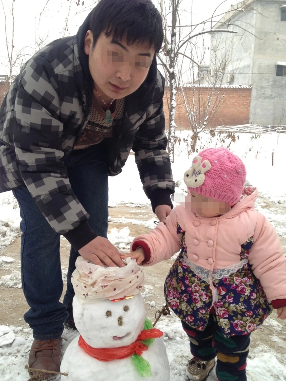 暴欽瑞生前和女兒合照。