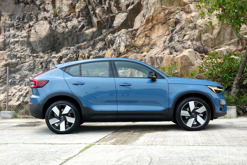 ●大型20吋胎軨為C40標準項目。