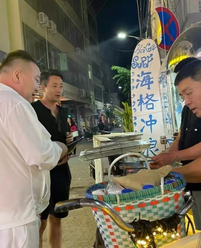 網友大讚汪小菲靚仔。