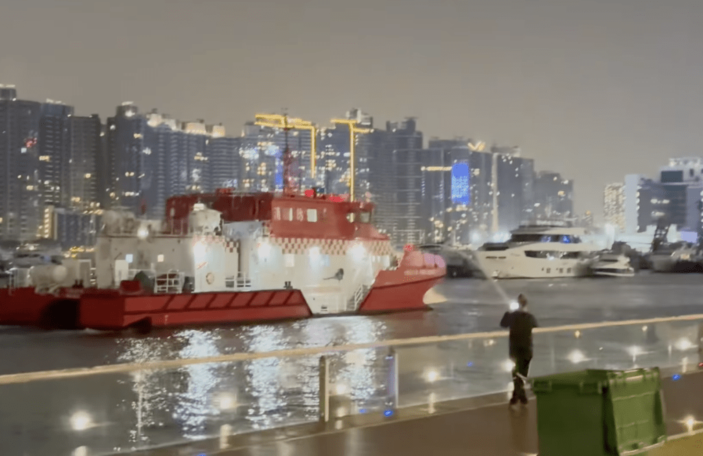 Facebook@馬路的事 (即時交通資訊台)