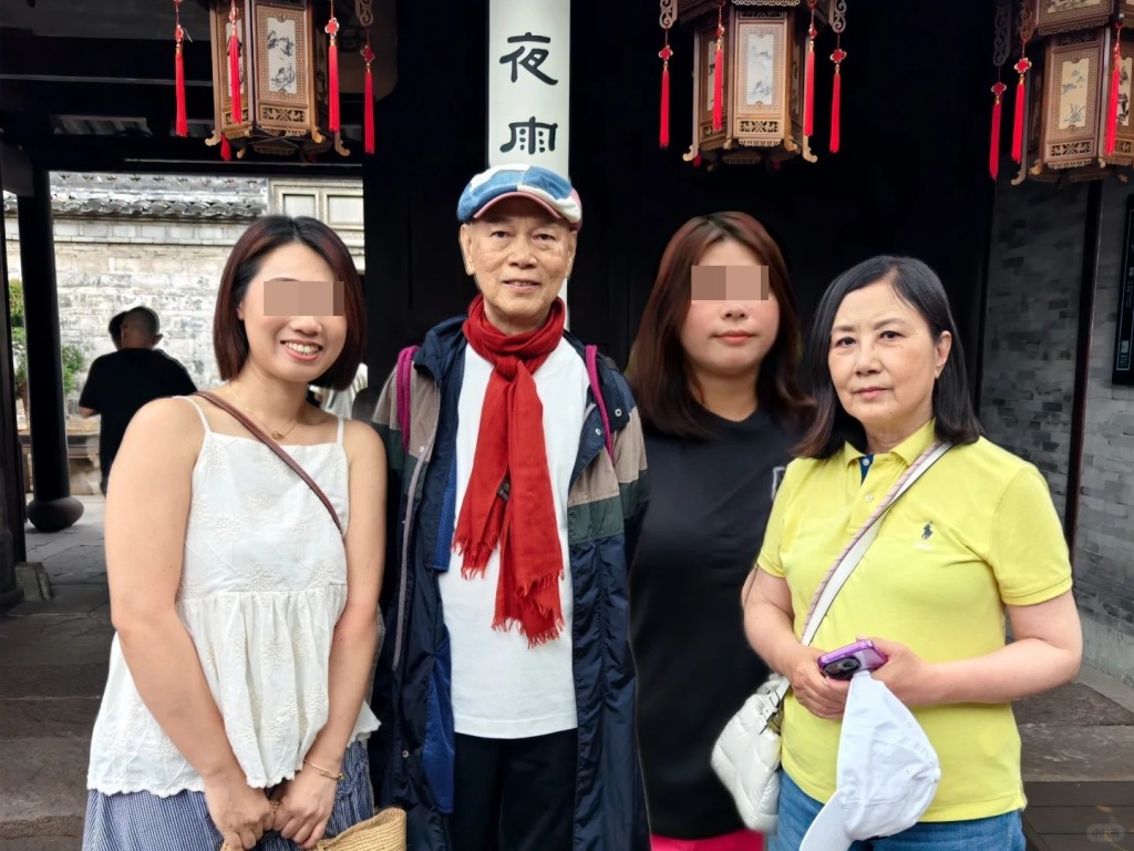 網民近日於內地寧波野生捕獲汪明荃及羅家英。 網民近日於內地寧波野生捕獲汪明荃及羅家英。