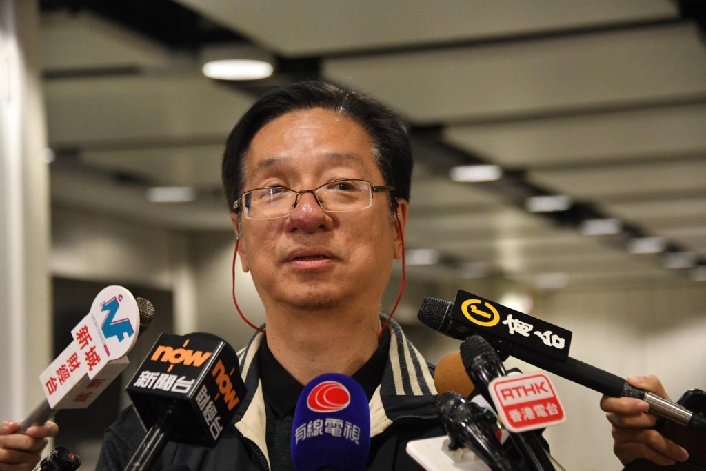 伍先生指「綠置居」的價錢平了很多,合理。