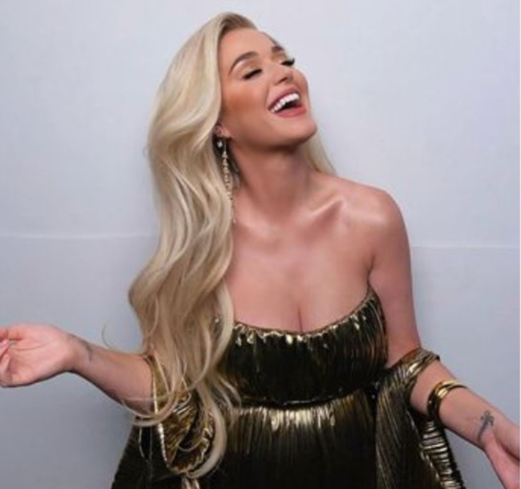 Katy Perry被控抄襲的官司擾攘8年，幸最終勝訴，難怪她表現風騷。